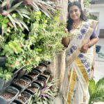 Poornima Bhagyaraj Instagram - Happy Onam to one and all. Dress up in this festive season in the traditional attire . Thank you @muralpriya for this exquisite hand painted set mundu. I absolutely love it. Unusual shades of royal purple matched with a beautiful patchwork blouse in violet brocade by @poornimas_store and photos by my darling @kikivijay11