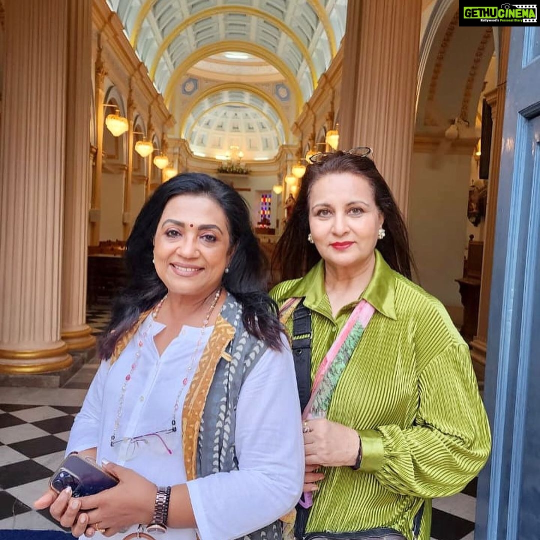 Poornima Bhagyaraj Instagram - Friends become family and celebrations become togetherness . Loved this short break @suhasinihasan @khushsundar @poonam_dhillon_ @sujataavijaykumar