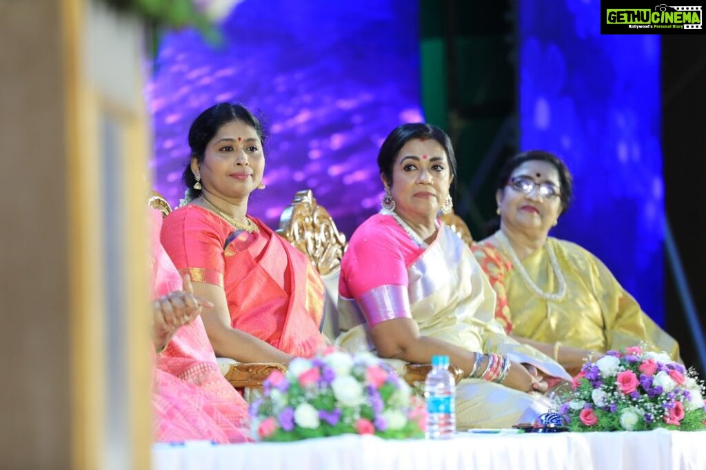 Poornima Bhagyaraj Instagram - Celebrating womanhood . A lovely program in the august presence of stalwarts @nithyasreemahadevan @subhasreethanikachalam @dharinikomal @meeranagarajan29 @kalyanamalai.matrimony @suntv