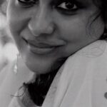 Poornima Indrajith Instagram – അന്നും ഇന്നും ✨

Thank you @jaisonmadany for these candid moments✨
#favoritesong #gratitude #vidyasagar #gireeshputhenchery