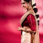 Poornima Indrajith Instagram - Let there be love and light ✨♥️ Happy Onam to all of you . Wardrobe: @pranaahbypoornimaindrajith Jewellery: @bhima_jewels Hair and Make up : @reshmu__ Photography: @maxxocreative Retouching: @tanvi_azmi_ #Onam #Happyonam #onam2023 #pranaahonam #pranaahonam2023