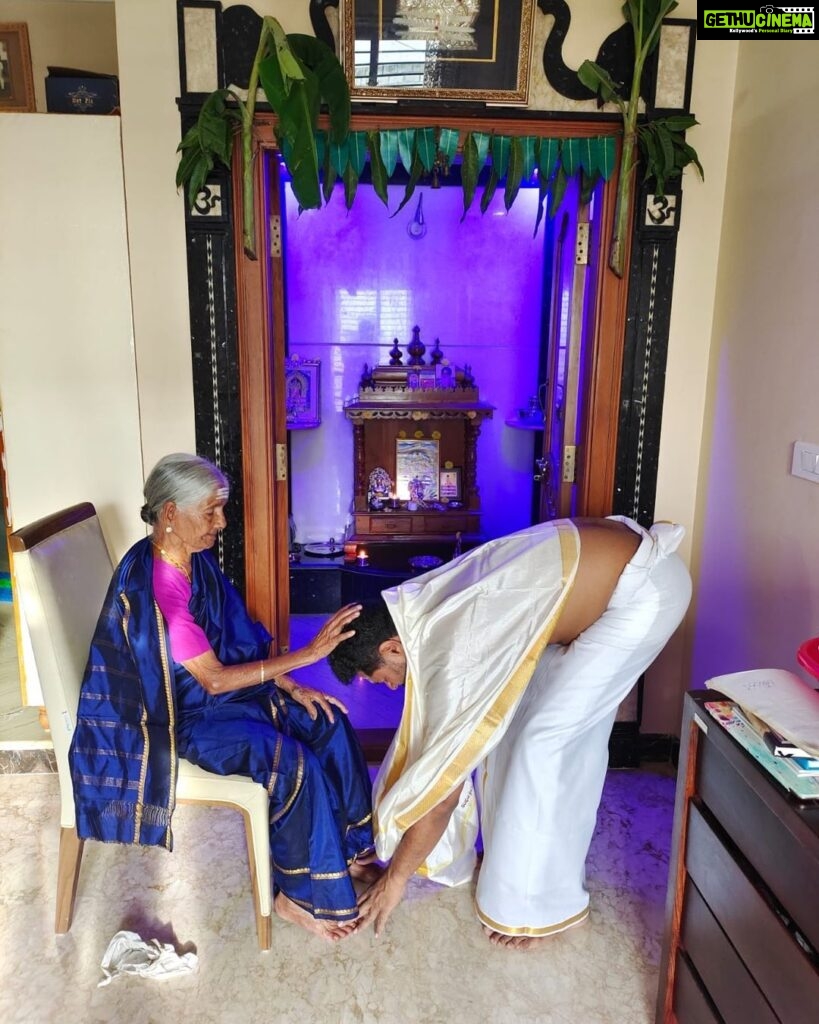 Prabhu Deva Instagram - Blessing from my grandmother 🙏🙏🙏❤❤❤ HAPPY ONAM
