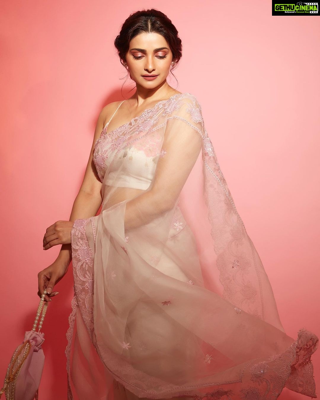 Prachi Deasi Instagram - 🌸🕊️ #lafzbheegehain @sufiscore Photography - @shivamguptaphotography Styling - @ankitamane11 Saree - @shilpsutra @ascend.rohank Jewellery - @jizai.in Potli - @oceana_clutches Managed by - @tarikasingh Hair - @little_hair_poetry Makeup - @abhishekindu