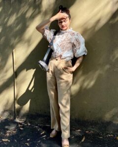 Prachi Desai Instagram - My mom takes the best pictures 🥹 
Sun-Daze! ☀️