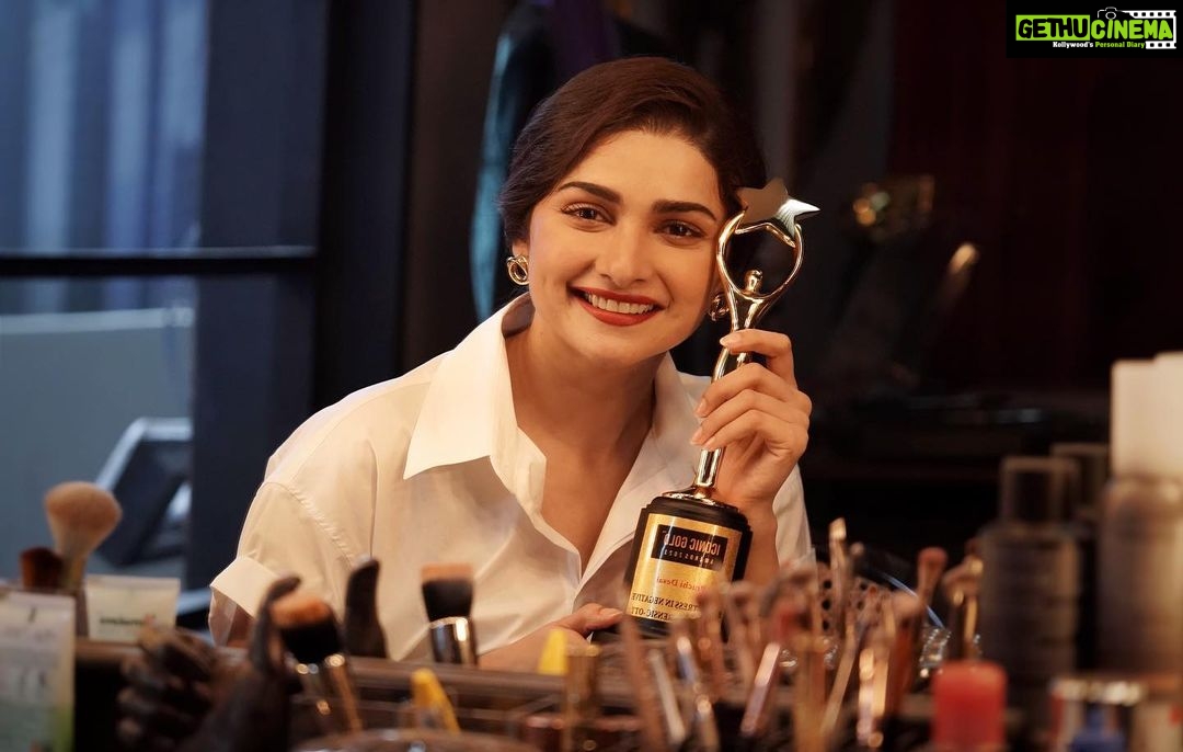 Prachi Deasi Instagram - Being bad never felt this good 😈🏆 #Gratitude 🙏🏻 #Forensic #Zee5 @sohamrockstrent @minifilmsofficial @furia_vishal @iconicgoldaward @deepakmukut @immansibagla @varun.bagla @hunarmukut @priyankabhatt @zee5 @zee5global #SohamRockstarEntertainment #DeepakMukut #MiniFilms #OTT #Zee5 #Forensic