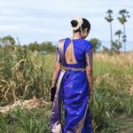 Pragathi Guruprasad Instagram - a few of my favorite things 🌿🥻 shot by: @tarunkoliyot saree: @chithrakailash blouse: @wearhash jewelry: @rimliboutique
