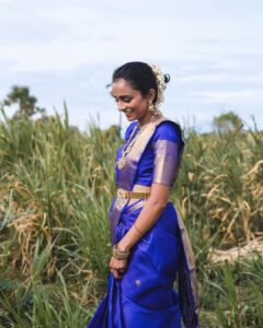 Pragathi Guruprasad Instagram - a few of my favorite things 🌿🥻 

shot by: @tarunkoliyot 
saree: @chithrakailash 
blouse: @wearhash 
jewelry: @rimliboutique