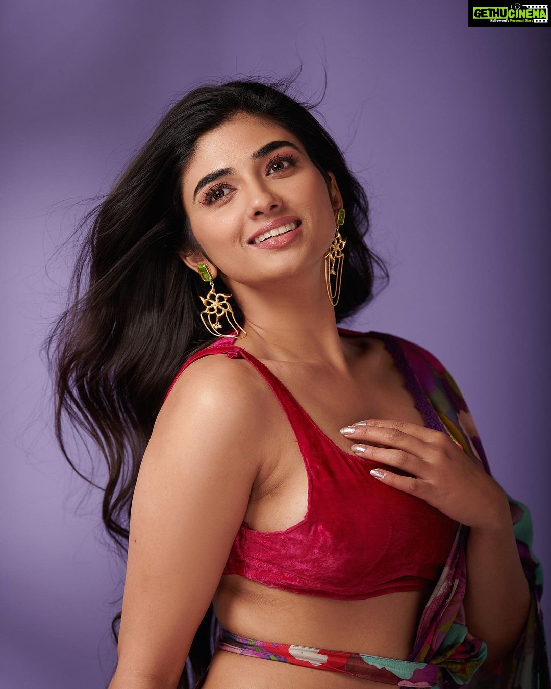 Pragya Nagra Instagram - WHAT JHUMKA!????✨💫 STARRING @pragyanagra Photography and post production @plan.b.actions by @jibinartist Styling @styled_by_arundev Wearing @devraagh Makeup: @makeup_by_shibinantony Studio @maxxocreative , @studio_maxxo PR @maxxo_celebrity Special thanks to @huwais.majeed #keralagirls #malayaligirl #malayalamcinema #malayalammovie #onam #telugugirls #teluguammayi #teluguactress #tamilgirls #telugugirl #telugucinema#tollywood #biggbosstelugu #telugureels #trending #hyderabad #telugustatus #teluguhot #tamilgirl #tamilponnu #telugumovies #telugusongs #telugubgm #samantha #tamilheroine
