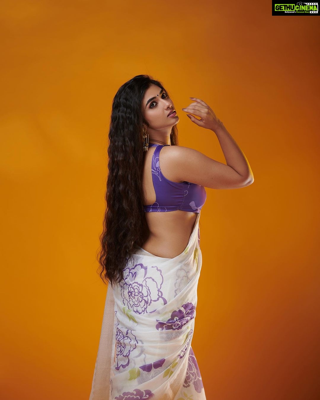 Pragya Nagra Instagram - HAPPY ONAM🌺✨ STARRING @pragyanagra Photography and post production @plan.b.actions by @jibinartist Styling @styled_by_arundev Wearing @devraagh Makeup: @makeup_by_shibinantony Studio @maxxocreative , @studio_maxxo PR @maxxo_celebrity Special thanks to @huwais.majeed #onam #kerala #onamcelebration #keralagram #onamspecial #happyonam #india #malayali #instagram #keralasaree #keralatourism #mallu #mallugirl #onamsadhya #malayalam #kochi #keralafood #keralagodsowncountry #onamsaree #festival #onamfestival #instagood #onamvibes #traditional #keralam #keralaattraction #entekeralam Kochi, India