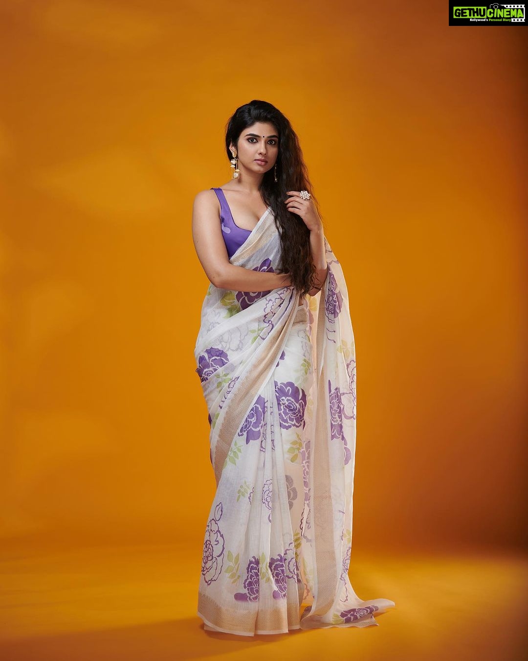 Pragya Nagra Instagram - HAPPY ONAM🌺✨ STARRING @pragyanagra Photography and post production @plan.b.actions by @jibinartist Styling @styled_by_arundev Wearing @devraagh Makeup: @makeup_by_shibinantony Studio @maxxocreative , @studio_maxxo PR @maxxo_celebrity Special thanks to @huwais.majeed #onam #kerala #onamcelebration #keralagram #onamspecial #happyonam #india #malayali #instagram #keralasaree #keralatourism #mallu #mallugirl #onamsadhya #malayalam #kochi #keralafood #keralagodsowncountry #onamsaree #festival #onamfestival #instagood #onamvibes #traditional #keralam #keralaattraction #entekeralam Kochi, India