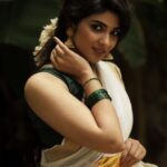 Pragya Nagra Instagram - ഈ ഓണം നിങ്ങള്‍ക്ക് സന്തോഷവും ഭാഗ്യവും നല്‍കട്ടെ. ഏവര്‍ക്കും ഓണാശംസകള്‍ 🌺✨️ PC @sat_narain 📷 Outfit: @devyash_designs 🥻 Makeup: @makeup_bhavani💄 Hairstylist @preethig_hairstylist_ 💃🏻 #onam #kerala #onamcelebration #keralagram #onamspecial #happyonam #india #malayali #instagram #keralasaree #keralatourism #mallu #mallugirl #onamsadhya #malayalam #kochi #keralafood #keralagodsowncountry #onamsaree #festival #onamfestival #instagood #onamvibes #traditional #keralam #keralaattraction #entekeralam