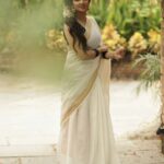 Pragya Nagra Instagram - ഈ ഓണം നിങ്ങള്‍ക്ക് സന്തോഷവും ഭാഗ്യവും നല്‍കട്ടെ. ഏവര്‍ക്കും ഓണാശംസകള്‍ 🌺✨️ PC @sat_narain 📷 Outfit: @devyash_designs 🥻 Makeup: @makeup_bhavani💄 Hairstylist @preethig_hairstylist_ 💃🏻 #onam #kerala #onamcelebration #keralagram #onamspecial #happyonam #india #malayali #instagram #keralasaree #keralatourism #mallu #mallugirl #onamsadhya #malayalam #kochi #keralafood #keralagodsowncountry #onamsaree #festival #onamfestival #instagood #onamvibes #traditional #keralam #keralaattraction #entekeralam