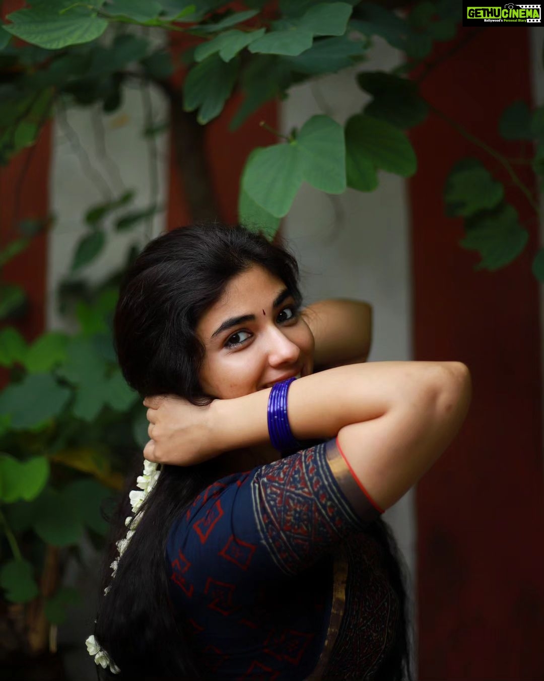 Pragya Nagra Instagram - காவிய புதன் @pragyanagra Team: @shotsbyuv @the.portrait.culture @sat_narain #fashion #style #love #instagood #like #photography #beautiful #photooftheday #follow #instagram #picoftheday #model #bhfyp #art #beauty #instadaily #me #likeforlikes #smile #ootd #followme #beautiful #fashionblogger #happy #cute #instalike #ramyapandian #fashionstyle #photo #teamimpressionsstudio Kabalishwaran Temple