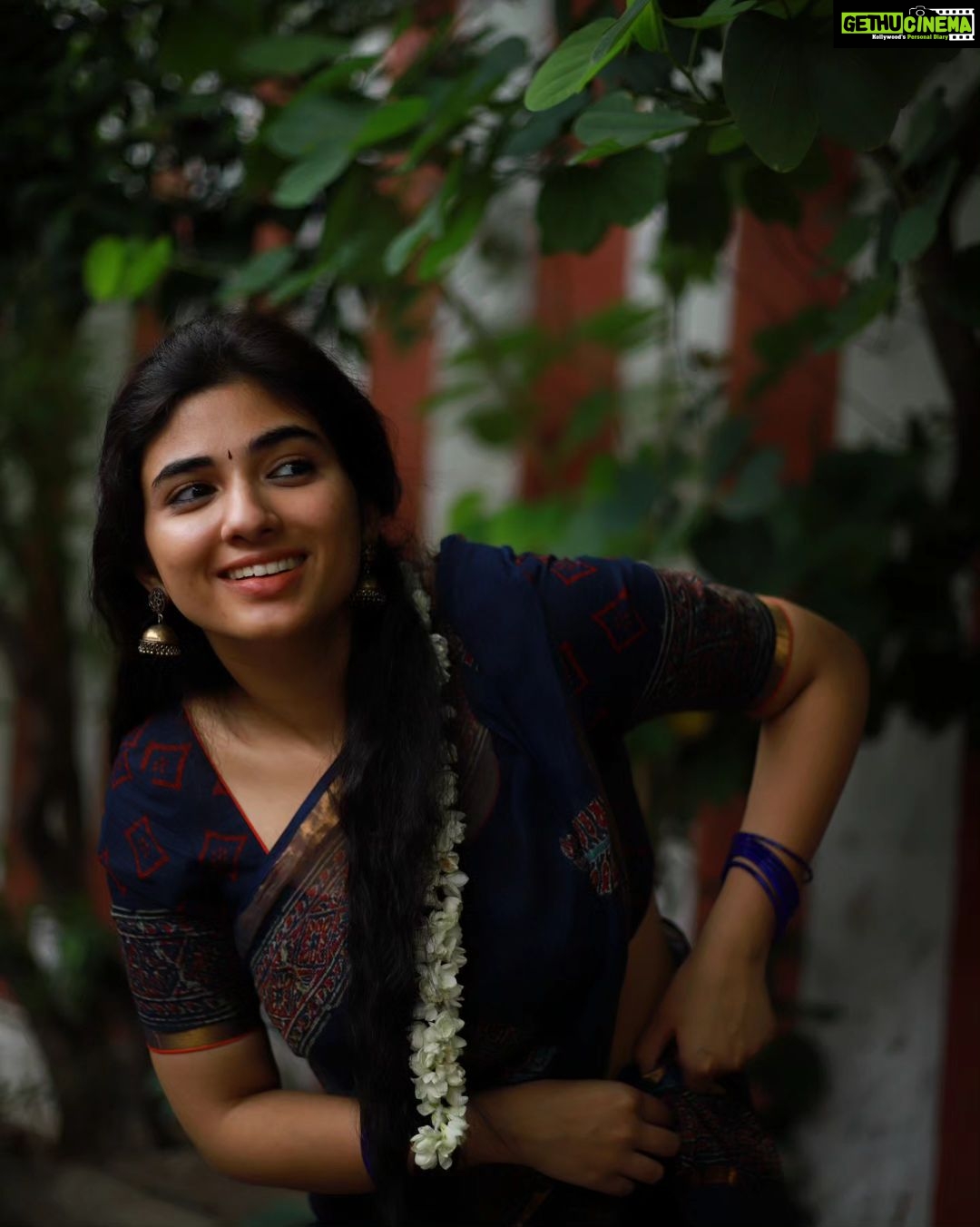 Pragya Nagra Instagram - காவிய புதன் @pragyanagra Team: @shotsbyuv @the.portrait.culture @sat_narain #fashion #style #love #instagood #like #photography #beautiful #photooftheday #follow #instagram #picoftheday #model #bhfyp #art #beauty #instadaily #me #likeforlikes #smile #ootd #followme #beautiful #fashionblogger #happy #cute #instalike #ramyapandian #fashionstyle #photo #teamimpressionsstudio Kabalishwaran Temple