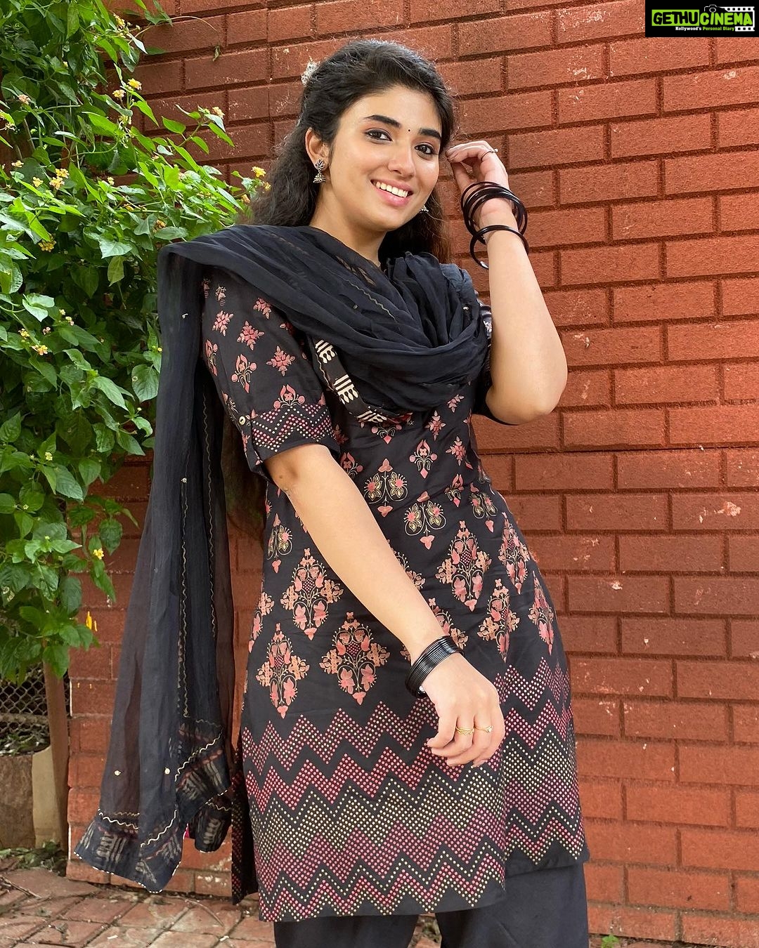 Pragya Nagra Instagram - ✨Fireflies💫 Costume Designer @vasukibhaskar #telugugirls #telugumemes #teluguammayi #teluguactress #tamilgirls #telugugirl #telugucinema #teluguboys #keralagirls #tollywood #biggbosstelugu #telugureels #uppena #hyderabad #andhrapradesh #telangana #telugustatus #teluguhot #tamilponnu #telugumovies #telugusongs #maheshbabu #krithishetty #vijaydevarakonda #telugubgm #buchibabusana #alluarjun #teluguwhatsappstatus #samantha #tamilheroine Ramoji Film City Hyderabad