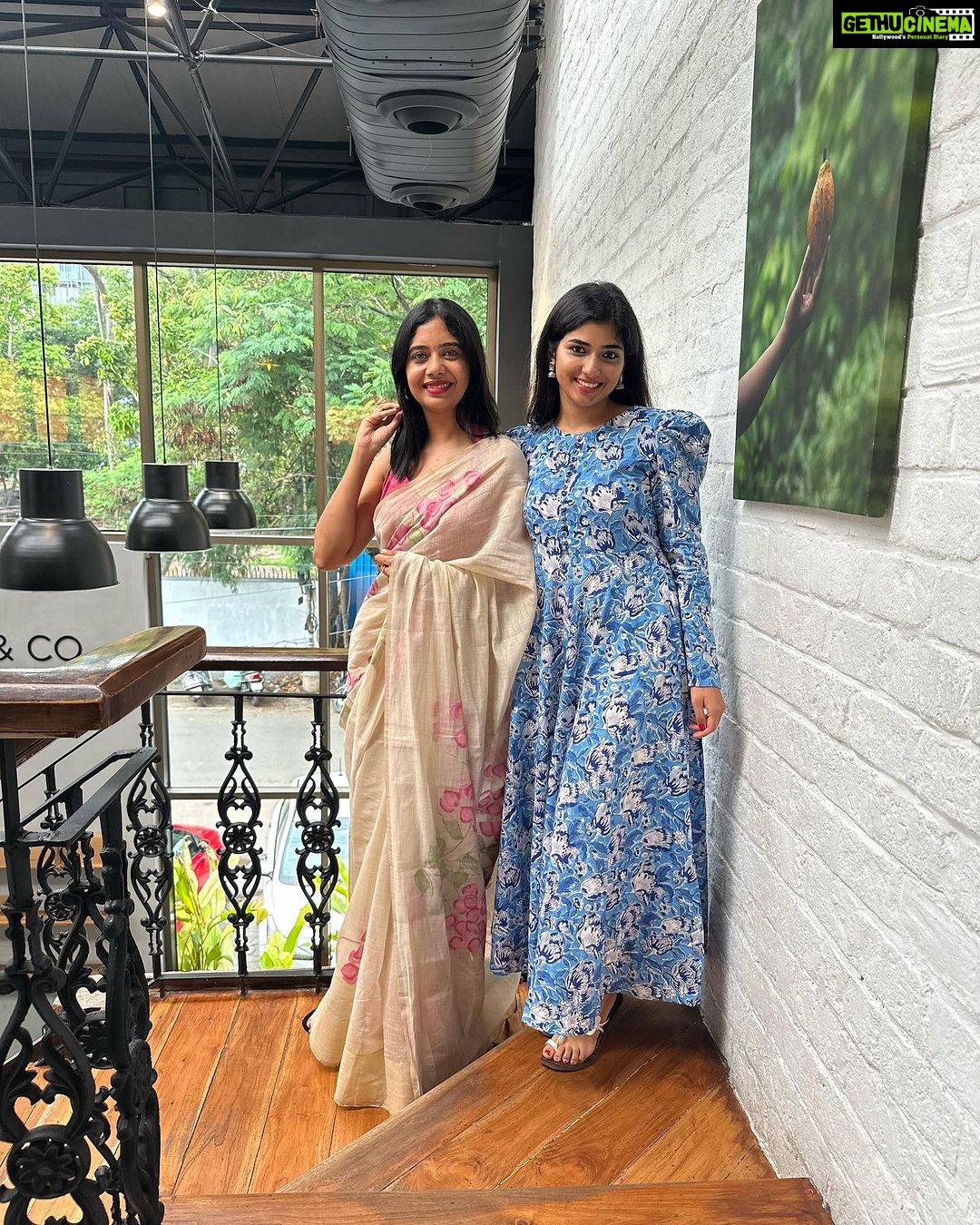Pragya Nagra Instagram - Happy Birthday Azhagiye @que.sera.saraa ❤️ We had a lot more fun than these pictures do justice to🎉 We finally hatched and executed the perfect birthday plan for our beautiful lady…under the guidance of @induja_19 ❤️ @scienceylotus @gocooljay @fiorebymalar_ Thanks all for joining in🌺 And for you my dearest dearest friend @que.sera.saraa ….I just wish a world full of happiness…that you get back all the endless love and care you show to everyone… You are truly a gem girl…rare and beautiful ✨ Thanks for being my friend…💫 And here’s to making more memories together ❤️🎉 PC @keshu_hariharan 📷 Thankyou for the beautiful decorations @__allabouthappiness__ 🎉 And the pretty fake @beyondcakeschennai 🎂 Venue @orangecoconut_omr_chennai 🧡