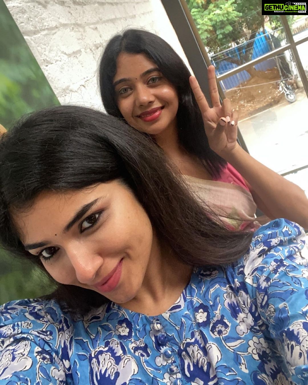 Pragya Nagra Instagram - Happy Birthday Azhagiye @que.sera.saraa ❤️ We had a lot more fun than these pictures do justice to🎉 We finally hatched and executed the perfect birthday plan for our beautiful lady…under the guidance of @induja_19 ❤️ @scienceylotus @gocooljay @fiorebymalar_ Thanks all for joining in🌺 And for you my dearest dearest friend @que.sera.saraa ….I just wish a world full of happiness…that you get back all the endless love and care you show to everyone… You are truly a gem girl…rare and beautiful ✨ Thanks for being my friend…💫 And here’s to making more memories together ❤️🎉 PC @keshu_hariharan 📷 Thankyou for the beautiful decorations @__allabouthappiness__ 🎉 And the pretty fake @beyondcakeschennai 🎂 Venue @orangecoconut_omr_chennai 🧡