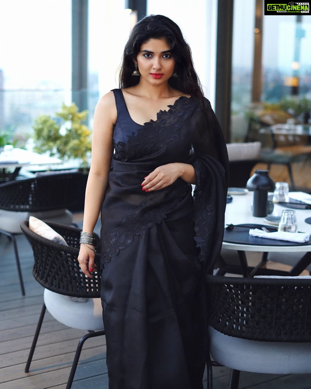 Pragya Nagra Instagram - PC @dxgphotographer @prajithdxg Saree @ange.in Styling @anchita_nagra Location @skycuratedasiandining #telugugirls #telugumemes #teluguammayi #teluguactress #tamilgirls #telugugirl #telugucinema #teluguboys #keralagirls #tollywood #biggbosstelugu #telugureels #trending #hyderabad #micset #telugustatus #teluguhot #tamilgirl #tamilponnu #telugumovies #telugusongs #maheshbabu #telugupeople #vijaydevarakonda #telugubgm #bollywood #alluarjun #teluguwhatsappstatus #samantha #tamilheroine