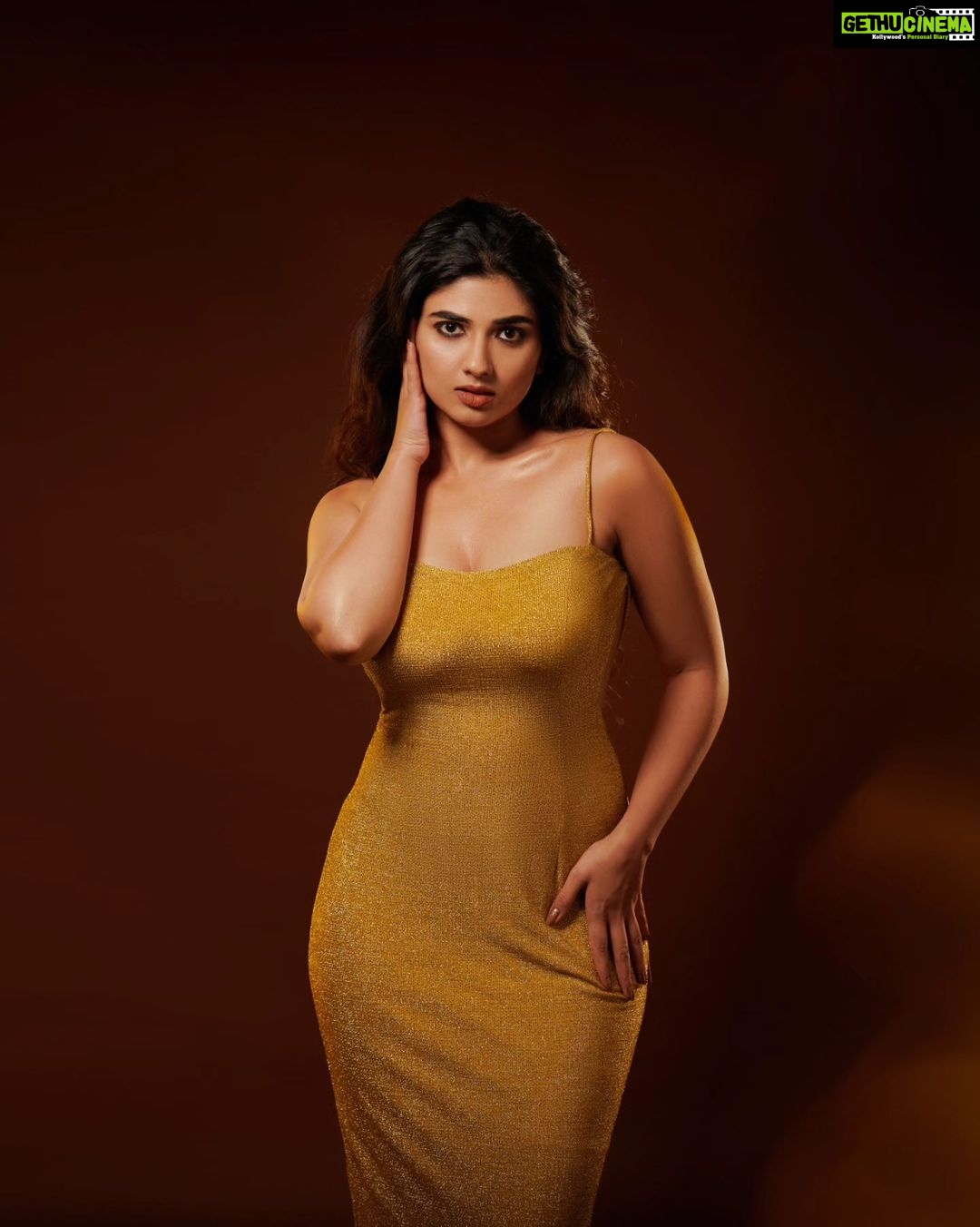 Pragya Nagra Instagram - ✨️GOLDEN GIRL✨️ STARRING @pragyanagra Photography and post production @plan.b.actions by @jibinartist Styling @styled_by_arundev Wearing @devraagh Makeup: @makeup_by_shibinantony Studio @maxxocreative , @studio_maxxo PR @maxxo_celebrity Special thanks to @huwais.majeed #telugugirls #telugumemes #teluguammayi #teluguactress #tamilgirls #telugugirl #telugucinema #teluguboys #keralagirls #tollywood #biggbosstelugu #telugureels #trending #hyderabad #andhrapradesh #telugustatus #teluguhot #tamilgirl #tamilponnu #telugumovies #telugusongs #maheshbabu #telugupeople #vijaydevarakonda #telugubgm #bollywood #alluarjun #teluguwhatsappstatus #samantha #tamilheroine