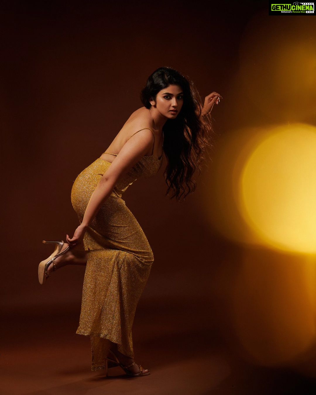 Pragya Nagra Instagram - ✨️GOLDEN GIRL✨️ STARRING @pragyanagra Photography and post production @plan.b.actions by @jibinartist Styling @styled_by_arundev Wearing @devraagh Makeup: @makeup_by_shibinantony Studio @maxxocreative , @studio_maxxo PR @maxxo_celebrity Special thanks to @huwais.majeed #telugugirls #telugumemes #teluguammayi #teluguactress #tamilgirls #telugugirl #telugucinema #teluguboys #keralagirls #tollywood #biggbosstelugu #telugureels #trending #hyderabad #andhrapradesh #telugustatus #teluguhot #tamilgirl #tamilponnu #telugumovies #telugusongs #maheshbabu #telugupeople #vijaydevarakonda #telugubgm #bollywood #alluarjun #teluguwhatsappstatus #samantha #tamilheroine