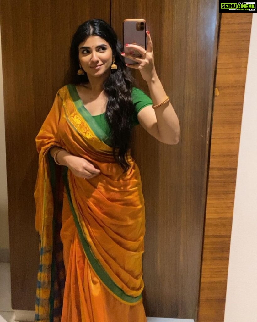 Pragya Nagra Instagram - What YAMUNA wore….🌺 Your favourite? #nadikalilsundariyamuna Kochi, India