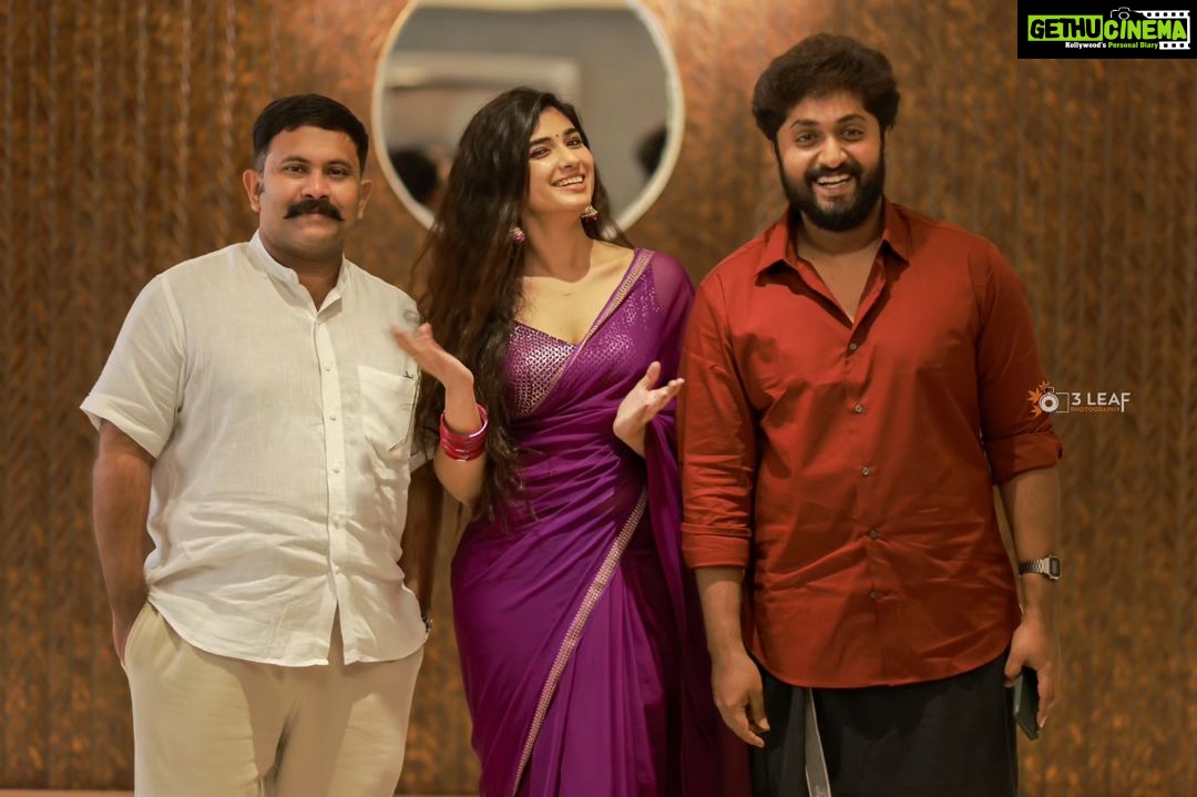 Pragya Nagra Instagram - ✨️NADIKALIL SUNDARI YAMUNA✨️ @dhyansreenivasan @ajuvarghese @nirmal.palazhi @kalabhavan_shajohn @navas.vallikkunnu @unniraj2019 @rajeshazhikodan @aneeshgopalz @sohan_seenulal @aami_thasnim @vijesh_panathur @unnivellora @faisal_ali_dop @arunmuraleedharan_musical @sankarsharmaofficial @harinarayanan.b.k @manumanjith_s @sajeevchandiroor @sujithmattannur @jayanpoonkulam @santhoshpattambi1 @prijin_jessy @anildev.k.nadesan @rathin_radhakrishnan @artmaniac_the_punkbro @muralikunnumpurath @vkumar0629 marty.martin_ @ajith_george_ag PC @3leaf_photography #NadikalilSundariYamuna #DhyanSreenivasan #AjuVarghese #watermanmurali #waterman #cinematicafilms #vijeshpanathur #unnivellora #vilaskumar #simimurali #Malayalamdramamovie #Malayalamnewmovie #malayalamcinema #malayalamcinema2023 #malayalammovie2023 #dhyannewmovie #sudheesh #bhanumathipayyannur #muralikunnumpurath #AjayMangad #aneeshgopal #nirmalpalazhi #navasvallikkunnu