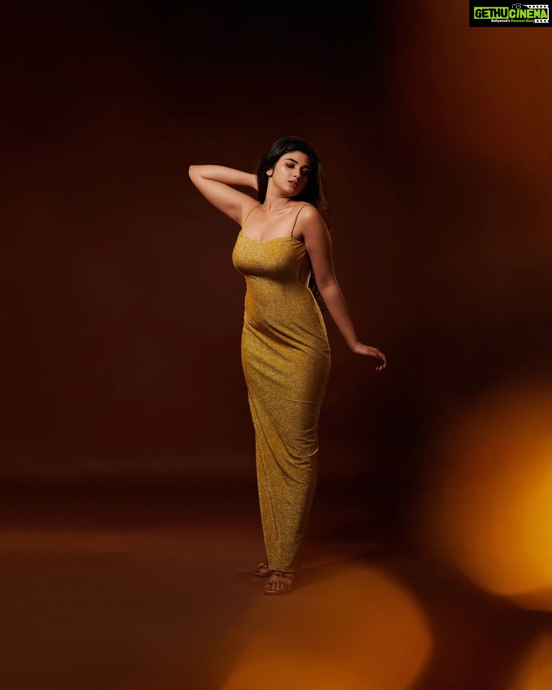 Pragya Nagra Instagram - ✨️GOLDEN GIRL✨️ STARRING @pragyanagra Photography and post production @plan.b.actions by @jibinartist Styling @styled_by_arundev Wearing @devraagh Makeup: @makeup_by_shibinantony Studio @maxxocreative , @studio_maxxo PR @maxxo_celebrity Special thanks to @huwais.majeed #telugugirls #telugumemes #teluguammayi #teluguactress #tamilgirls #telugugirl #telugucinema #teluguboys #keralagirls #tollywood #biggbosstelugu #telugureels #trending #hyderabad #andhrapradesh #telugustatus #teluguhot #tamilgirl #tamilponnu #telugumovies #telugusongs #maheshbabu #telugupeople #vijaydevarakonda #telugubgm #bollywood #alluarjun #teluguwhatsappstatus #samantha #tamilheroine