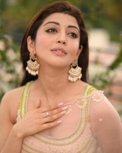 Pranitha Subhash Instagram - Crop top and pants or saree ? What’s your pick! (Swipe and lmk) ❤️
