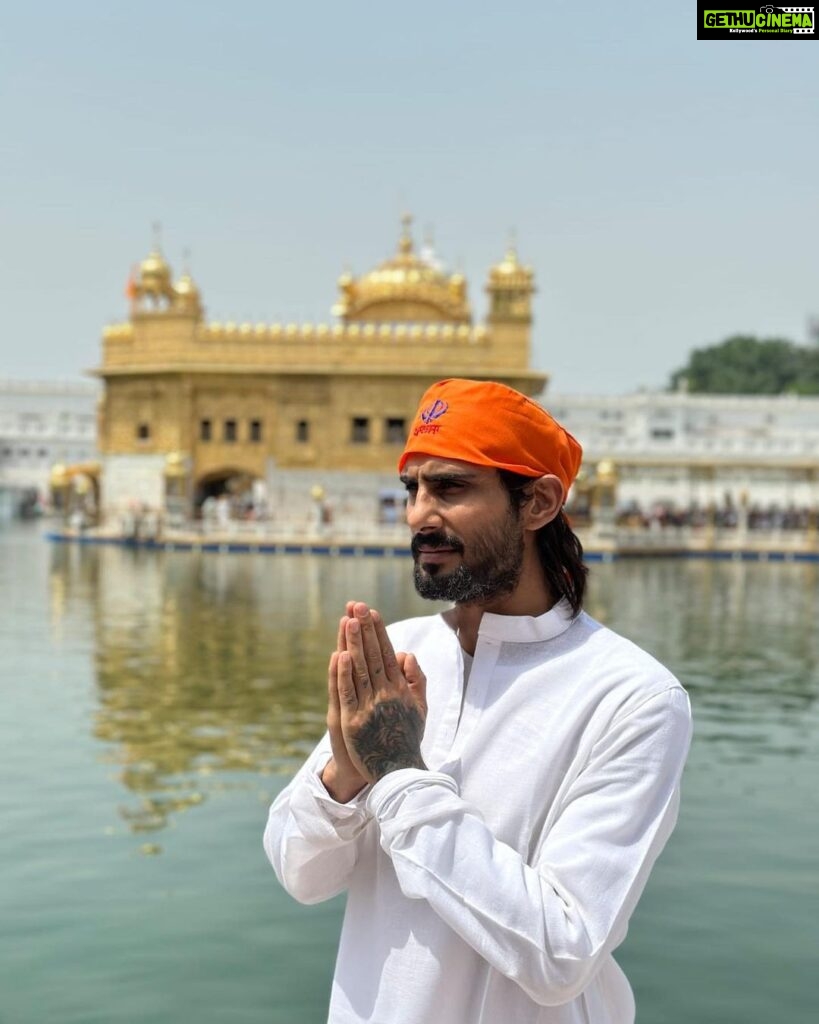 Prateik Babbar Instagram - waheguru ji ka khalsa 🙏🏽 waheguru ji ki fateh 🙏🏽 Golden Temple Amritsar Punjab India