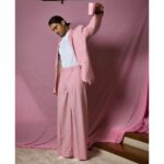 Prateik Babbar Instagram – pink plastic cup party 💗

outfit : @gauravguptaofficial @ggpanther 
shoes : @louboutinworld 
styling : @rahulvijay1988 

hair : @kaustubhpevekar 
makeup : @makeupbychanch @chanchalkataria09 
photography : @framingframesbyps @pushkar_soni4777