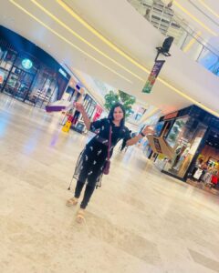 Pratheeksha G Pradeep Instagram - Life is short and the world is wide. Better get started…. @sayanakrishna_official_ #shopping #lulu #happy Lulu Mall Trivandrum