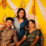 Pratheeksha G Pradeep Instagram - 💛💙💚 @divya_29_96 @sagar191991 @poojari_dipesh Coustum @nova_fashion_boutique_by_brind #mehendi #bro #mumbai #cermony