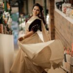 Pratheeksha G Pradeep Instagram - There is nothing impossible to they who will try…..!! @eradesigning @jewellish_rental_jewels @vip_inphotography @ishabeautyclinic #onam #shooting #photographer Thiruvananthapuram, Kerala, India