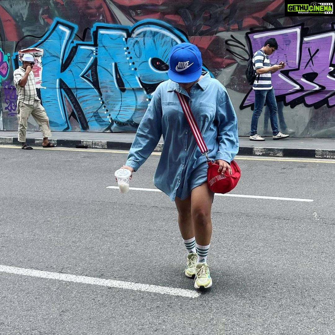 Prayaga Martin Instagram - Crossing the road and moving ahead! Kaula Lampur