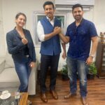 Preeti Jhangiani Instagram – Great to meet the Olympic medalist and dynamic leader @ra_rathore ji yesterday…thank you for your time sir 🙏🏻 New Delhi