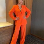Preeti Jhangiani Instagram - Orange is the new black 💪 At the promotions of my new show #KAFAS airing on @sonylivindia directed by @sahil_insta_sangha @applausesocial @sameern @madibaent Make up @jyotiiadvani.artistry Hair @rekhahariyani26 Look 1: Styled by @style_tubbies Neck piece by @curiocottagejewelry Rings by @aquamarine_jewellery Look 2: Styled by @style_tubbies Jewellery by @aquamarine_jewellery Managed by @nikeeta_bhambhani #webseries #newshow #sonyliv #sonylivindia
