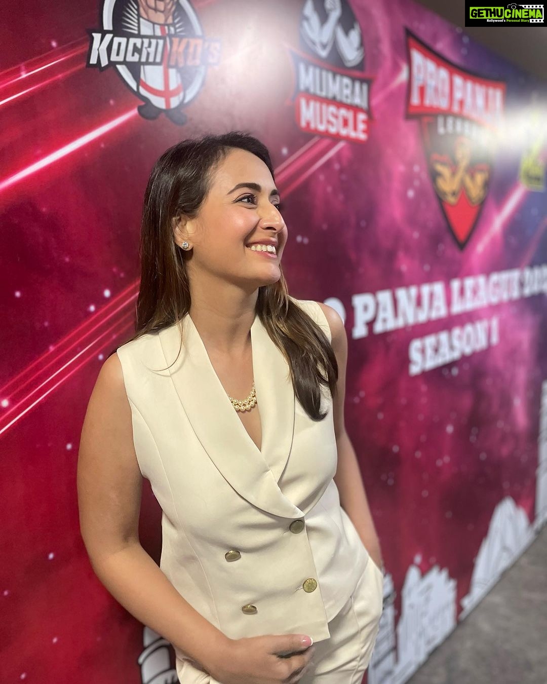 Preeti Jhangiani Instagram - I’m losing count of days ! They’re going by so fast ! @propanjaleague didn’t waste time warming up! And we’re already zooming ! Thank you @swarupabhagavatula @mouktika_style for upping the style quotient 💃🏻 Tune in every evening 5pm -9pm on @fancode and 7pm to 9pm only on @sonysportsnetwork Ten 3! LIVE!! #lagapanja #bharatkakhel #propanjaleague