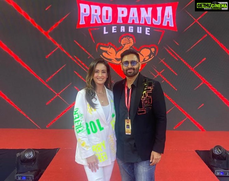 Preeti Jhangiani Instagram - Big Big day for you ! Day 1 of the @propanjaleague Season 1! Thank you @justbillibyrashmichhabra @gauravchhabraofficial @avanticachaudhry for the fab look ! Love love the jackets 👌 Thank you @ashfaqueahmaddesignstudio for facilitating this !