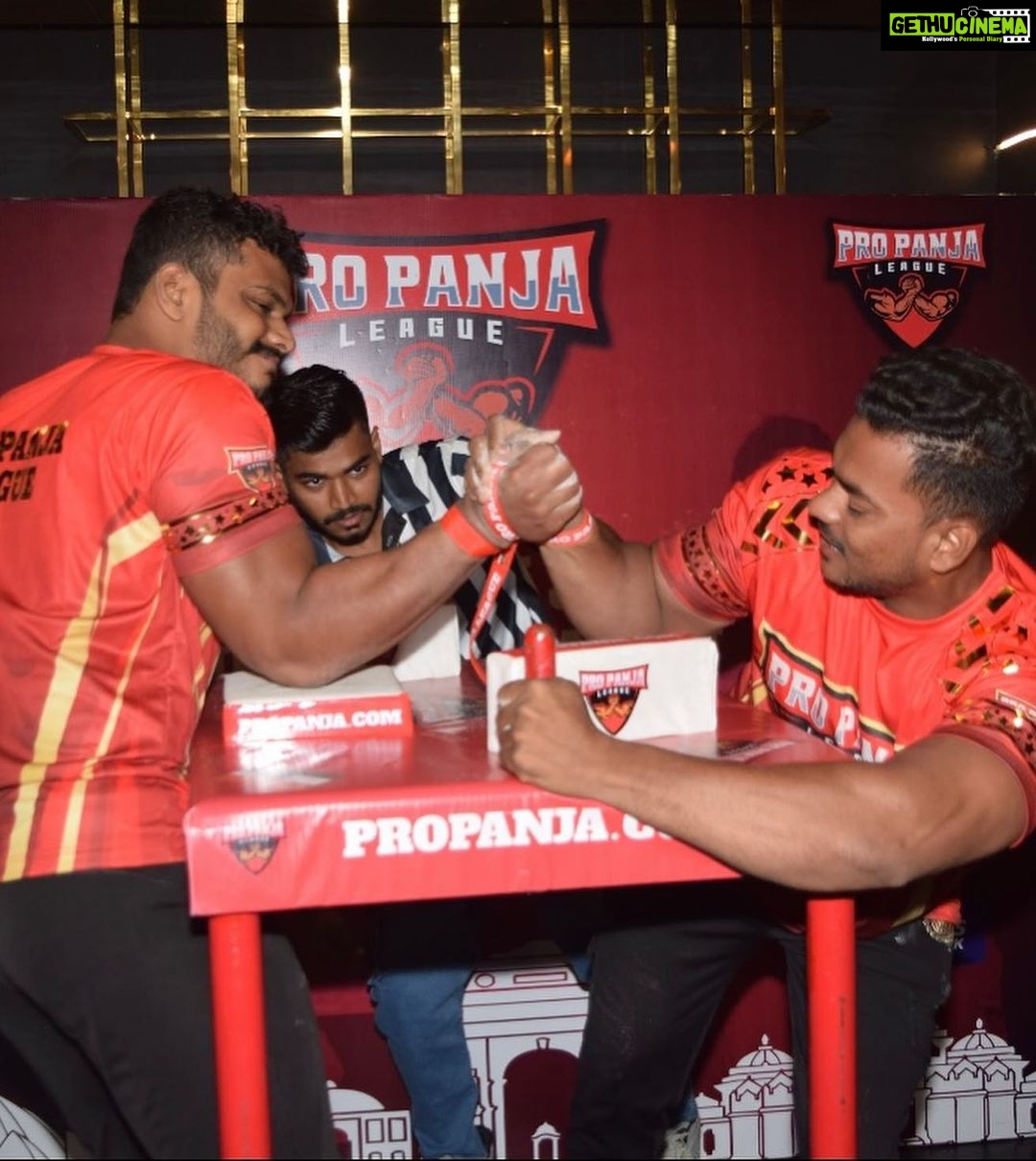 Preeti Jhangiani Instagram - Thank you to the members of the Press for all your support and love for the @propanjaleague ! What a fun press meet this was ! Congratulations to the sporting members of the press who tried their hand on the table and special congrats to those who managed to win! Thanks to our super athletes @tawheed_shaikh.pro_armwrestler @harshitpoojary07 for showing us how it’s done ! Super excited to see this LIVE only on @sonysportsnetwork 28 th July Onwards 7pm to 9pm! @dabasparvin @nevillebastiano @lucifers_passion @wordsworkpr @nehamr Outfit Courtesy: @swarupabhagavatula @mouktika_style