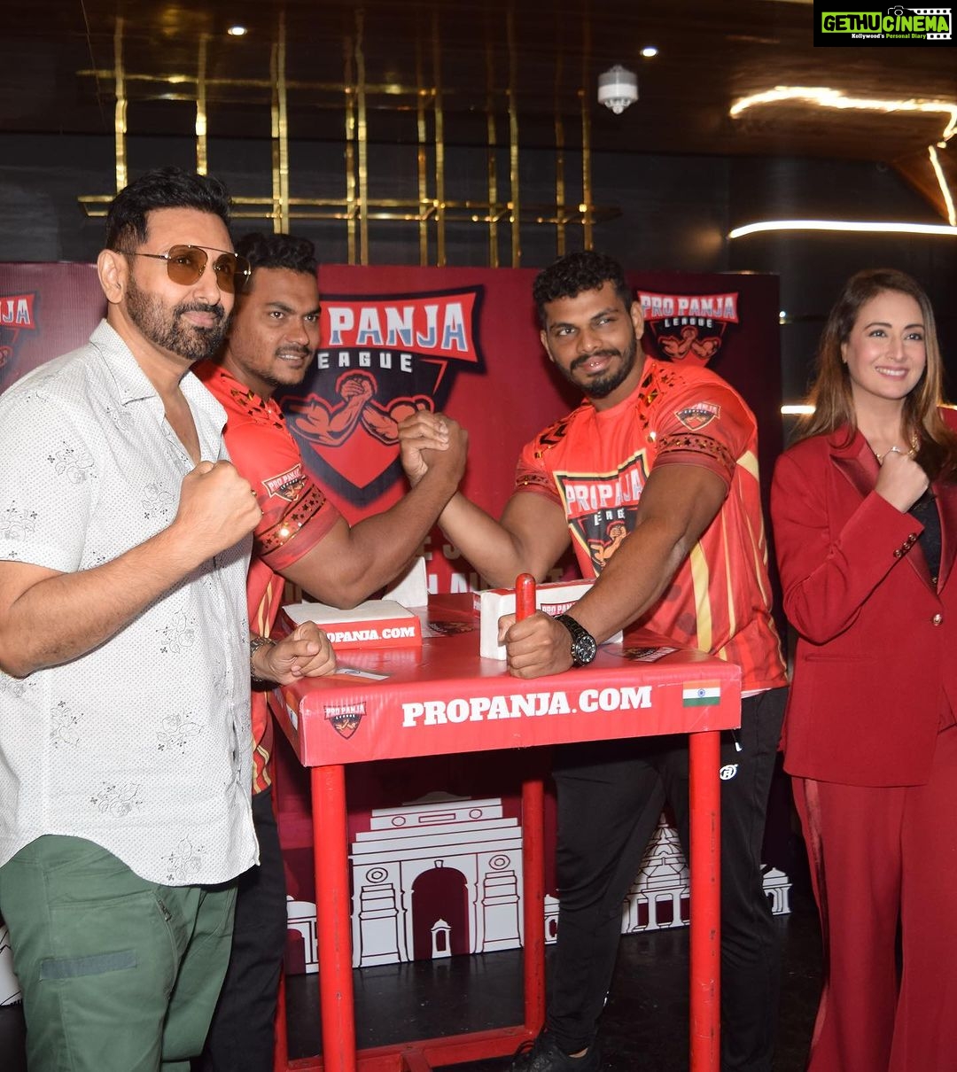 Preeti Jhangiani Instagram - Thank you to the members of the Press for all your support and love for the @propanjaleague ! What a fun press meet this was ! Congratulations to the sporting members of the press who tried their hand on the table and special congrats to those who managed to win! Thanks to our super athletes @tawheed_shaikh.pro_armwrestler @harshitpoojary07 for showing us how it’s done ! Super excited to see this LIVE only on @sonysportsnetwork 28 th July Onwards 7pm to 9pm! @dabasparvin @nevillebastiano @lucifers_passion @wordsworkpr @nehamr Outfit Courtesy: @swarupabhagavatula @mouktika_style