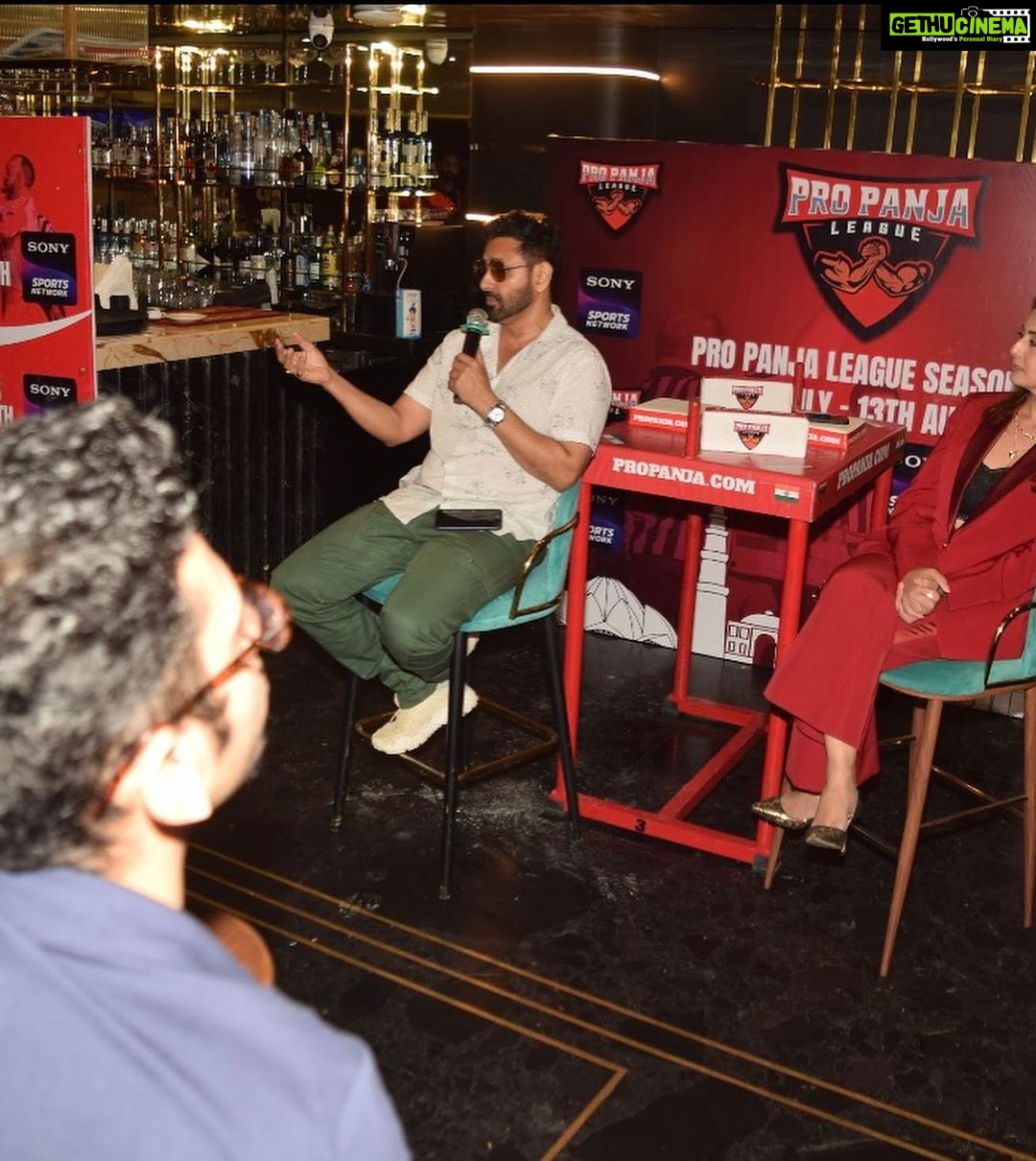 Preeti Jhangiani Instagram - Thank you to the members of the Press for all your support and love for the @propanjaleague ! What a fun press meet this was ! Congratulations to the sporting members of the press who tried their hand on the table and special congrats to those who managed to win! Thanks to our super athletes @tawheed_shaikh.pro_armwrestler @harshitpoojary07 for showing us how it’s done ! Super excited to see this LIVE only on @sonysportsnetwork 28 th July Onwards 7pm to 9pm! @dabasparvin @nevillebastiano @lucifers_passion @wordsworkpr @nehamr Outfit Courtesy: @swarupabhagavatula @mouktika_style