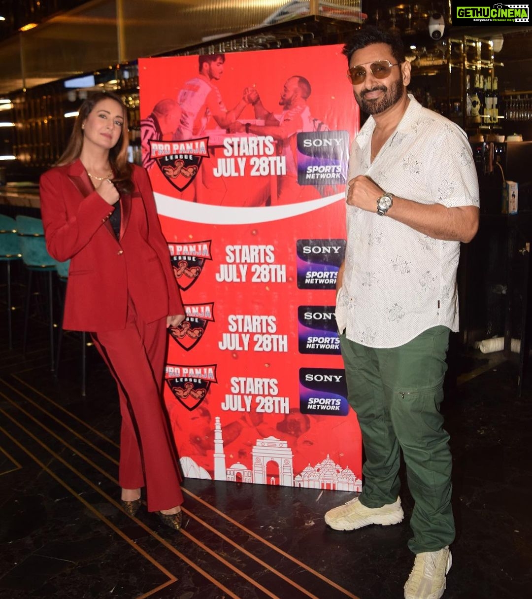 Preeti Jhangiani Instagram - Thank you to the members of the Press for all your support and love for the @propanjaleague ! What a fun press meet this was ! Congratulations to the sporting members of the press who tried their hand on the table and special congrats to those who managed to win! Thanks to our super athletes @tawheed_shaikh.pro_armwrestler @harshitpoojary07 for showing us how it’s done ! Super excited to see this LIVE only on @sonysportsnetwork 28 th July Onwards 7pm to 9pm! @dabasparvin @nevillebastiano @lucifers_passion @wordsworkpr @nehamr Outfit Courtesy: @swarupabhagavatula @mouktika_style