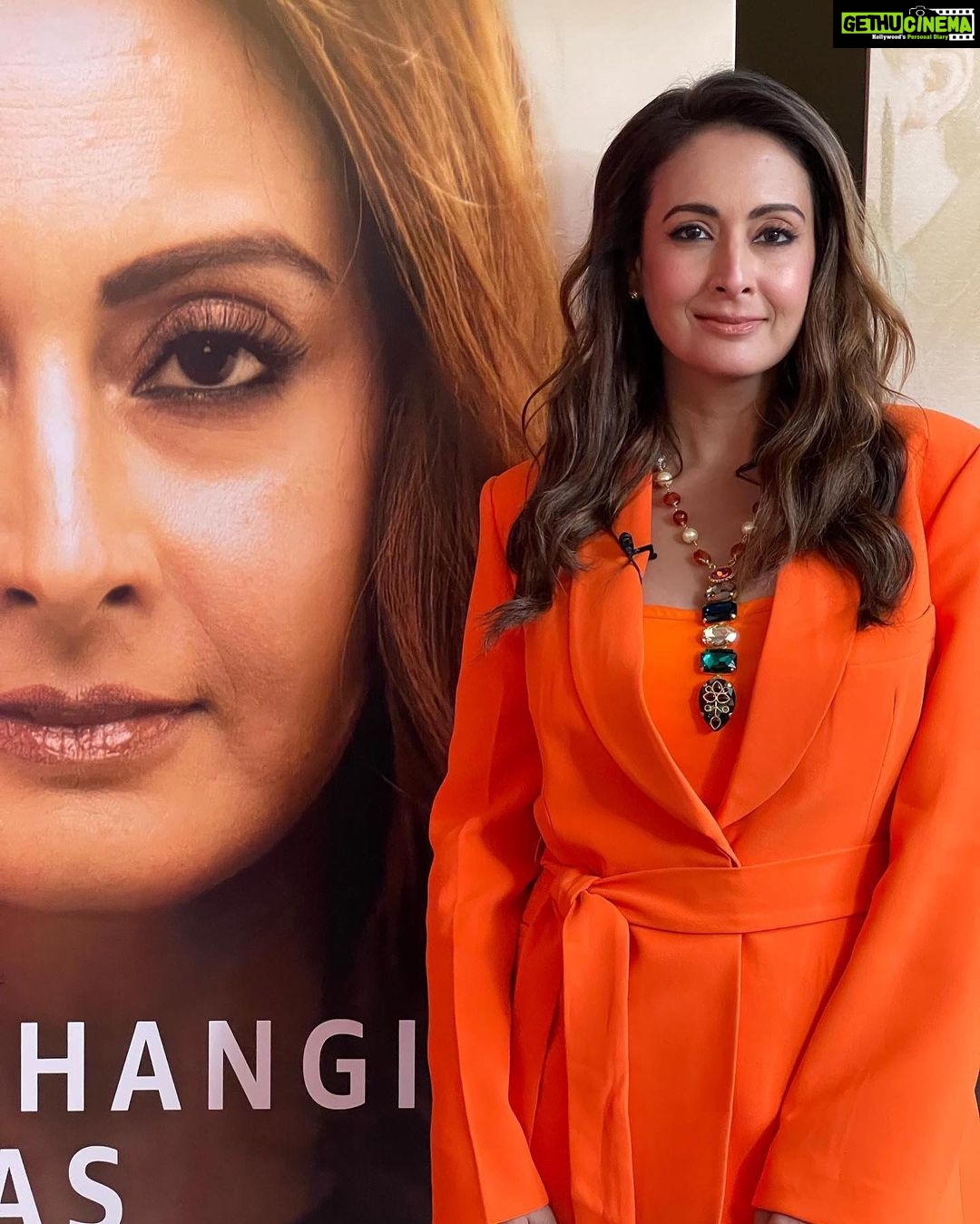 Preeti Jhangiani Instagram - Orange is the new black πͺ At the promotions of my new show #KAFAS airing on @sonylivindia directed by @sahil_insta_sangha @applausesocial @sameern @madibaent Make up @jyotiiadvani.artistry Hair @rekhahariyani26 Look 1: Styled by @style_tubbies Neck piece by @curiocottagejewelry Rings by @aquamarine_jewellery Look 2: Styled by @style_tubbies Jewellery by @aquamarine_jewellery Managed by @nikeeta_bhambhani #webseries #newshow #sonyliv #sonylivindia