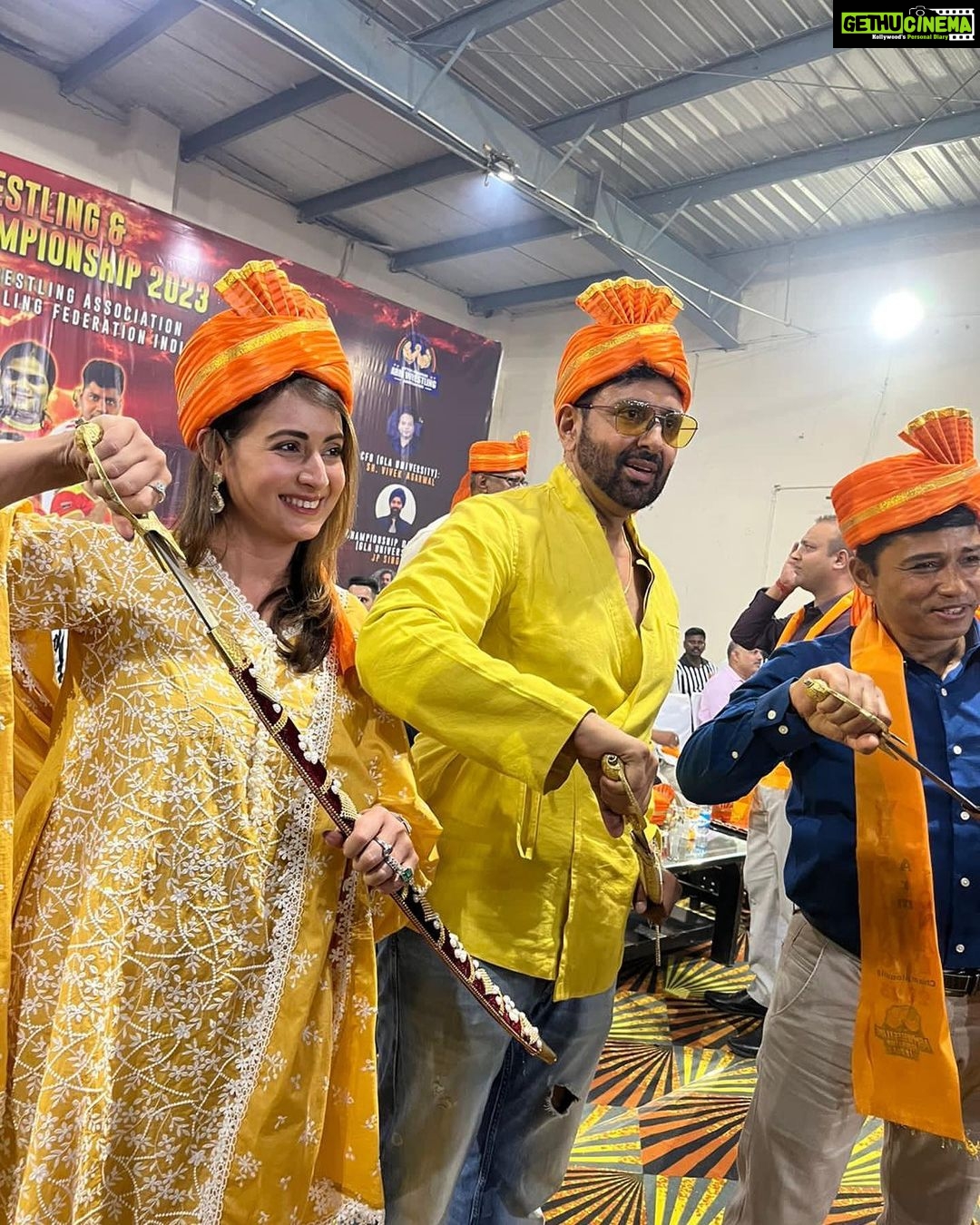 Preeti Jhangiani Instagram - Absolutely unbelievable scenes at the @pafi.india national tournament! Huge craze for the sport of armwrestling now! More than 1300 athletes registered and are currently participating in the 4 day championship! Thank you to the organising state @uttarpradesharmwrestling and @glauniv for all the support 💪 Strength to strength💪 GLA University
