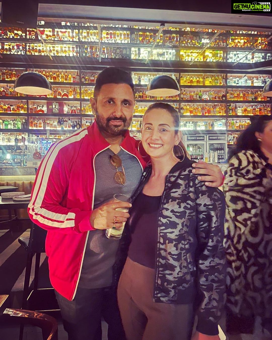 Preeti Jhangiani Instagram - A little unwind time…thanks @meghanaskapur always love @whiskysamba Whiskey Samba