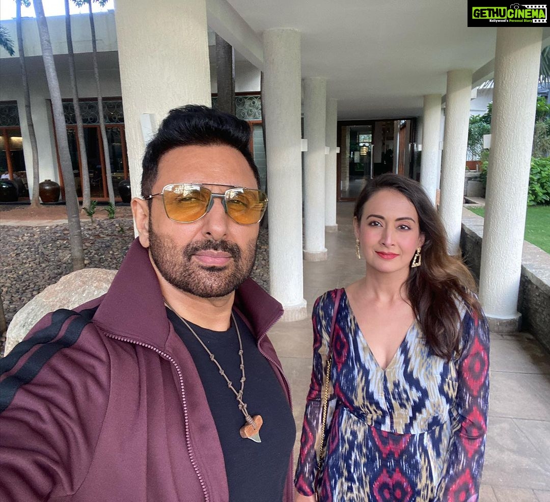 Preeti Jhangiani Instagram - Ready for the craziness! #wwesuperstarspectacle with @sonysportsnetwork @wweindia @wweindia ! Thank you @nevillebastiano @shishir.gupta.90 #rohitsinha and the entire team! This is the calm before the extreme storm! Hyatt Hyderabad Gachibowli