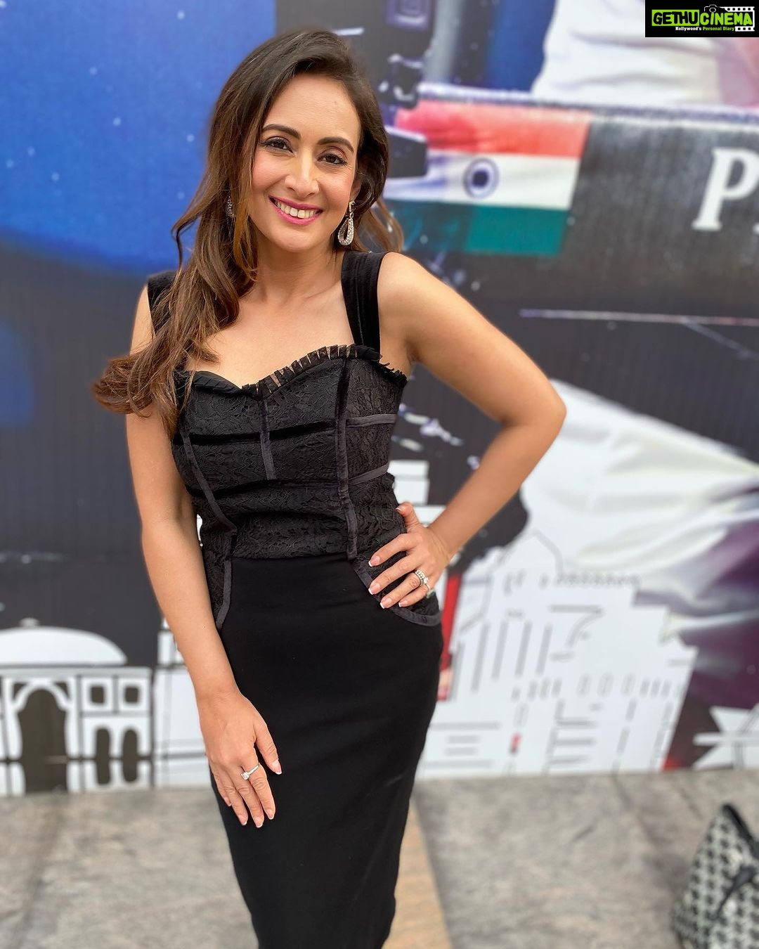 Preeti Jhangiani Instagram - When it’s a finale look you want @mouktika_style @swarupabhagavatula come to the rescue ! Thanks for always having my back ! Thank you @meghanaskapur for introducing us!