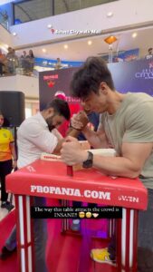 Preeti Jhangiani Instagram - Everybody wants to come to this table! 💪🏻🔥 #LagaPanja kyu ki ye hai #BharatKaKhel! 🫶🏻 Celebrate this Friendship’s Day with your friends at the @selectcitywalk & win some exciting & exclusive Pro Panja League Merchandise! ✨ #happyfriendshipday