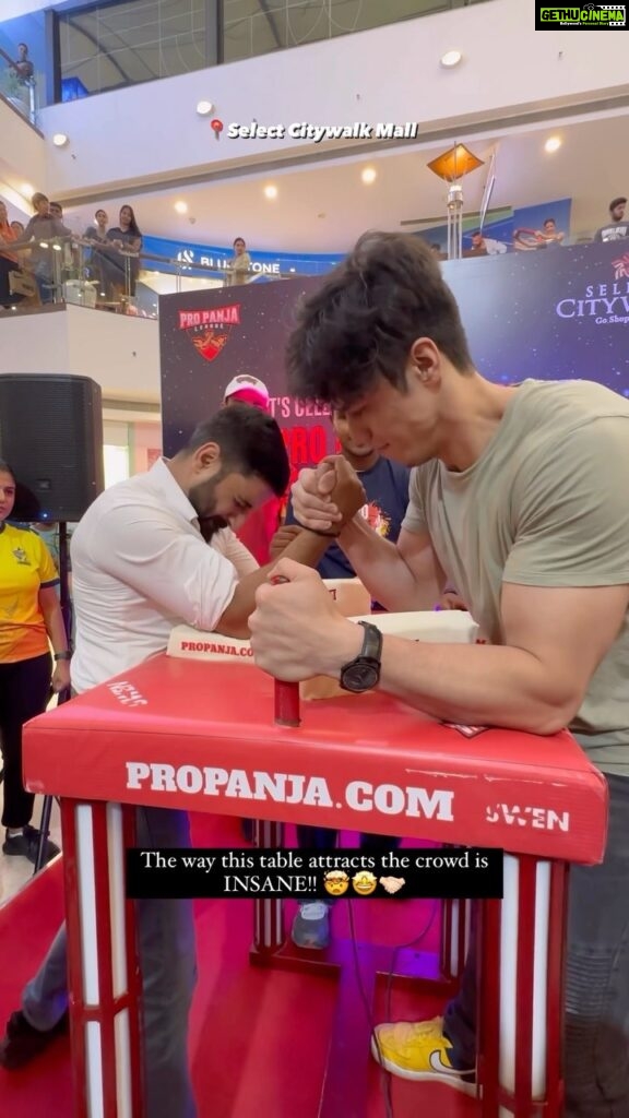 Preeti Jhangiani Instagram - Everybody wants to come to this table! 💪🏻🔥 #LagaPanja kyu ki ye hai #BharatKaKhel! 🫶🏻 Celebrate this Friendship’s Day with your friends at the @selectcitywalk & win some exciting & exclusive Pro Panja League Merchandise! ✨ #happyfriendshipday