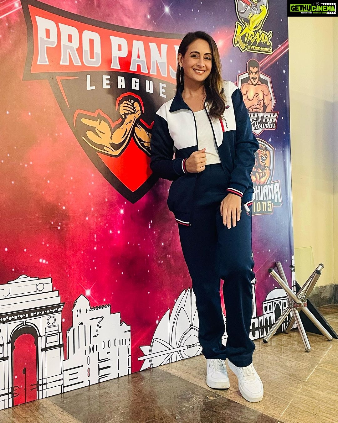 Preeti Jhangiani Instagram - Thank you my dear friend @asadovavazbek for this fab tracksuit ! Love it !!
